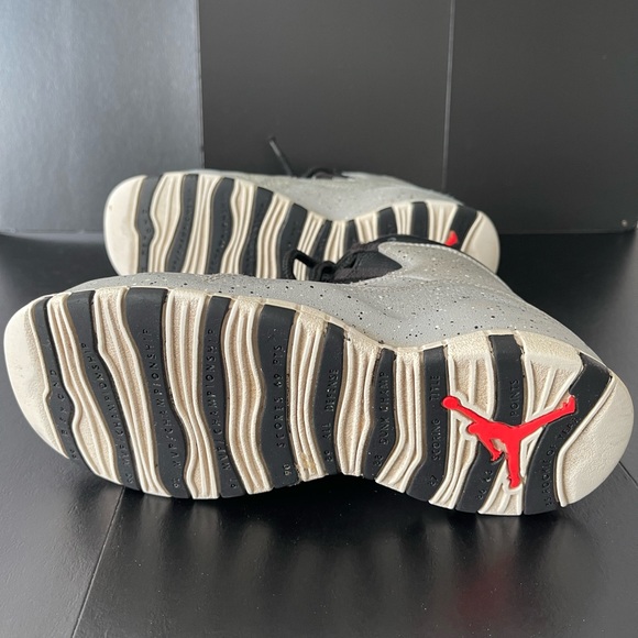 Boys US 5y Nike Air Retro Cement Smoke Gray 310806-062 sneakers - Picture 3 of 12